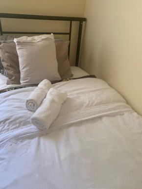 Downtown Montreal Apt Airport 15Mins